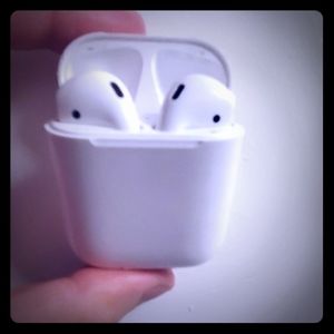 Airpods 1st Generation Apple with case